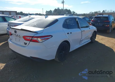 2020 Toyota Camry Le z USA, uszkodzony, nr VIN 4T1C11AK1LU360337